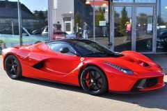 Xe cũ LaFerrari bán lại với giá 11 triệu đô (245.8 tỷ VNĐ)