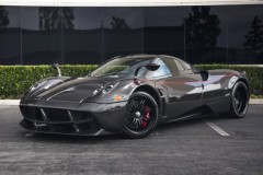 Pagani Huayra carbon toàn thân được bán tại California