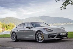 Porsche Panamera Turbo 2017 là sedan tốt nhất thế giới