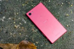 Ra mắt điện thoại sony Xperia XZ màu hồng đậm