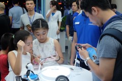 Samsung bất ngờ giảm nửa giá Gear Fit 2, còn gần 2 triệu đồng