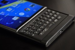 Smartphone của Blackberry tiếp tục được sản xuất bất chấp tuyên bố của hãng