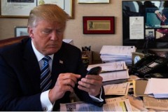 Tân tổng thống Donald Trump là fan ruột của Samsung