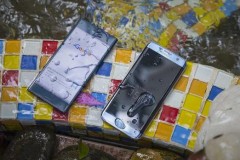 Đọ dáng nhanh S7 Edge Xanh Coral và Xperia XZ Xanh rêu