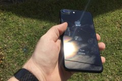 iPhone 7 Jet Black và Mi Mix: Ai là smartphone bẩn nhất 2016