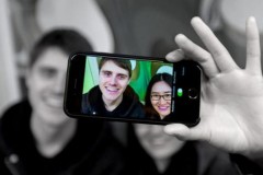 Microsoft ra mắt Color Binoculars: Ứng dụng cho người mù màu