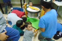 Người Do Thái dạy trẻ em lúc nào cũng phải ồn ào như cái chợ vỡ