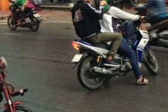 QTV đi xe ôm thi đấu ở All Star gặp đúng fan hâm mộ chở