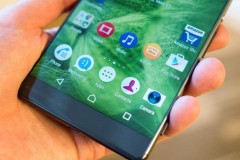 Smartphone tầm trung bán rất chạy của Sony sắp giảm giá
