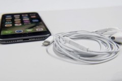 Tai nghe EarPods mới trên iPhone 7 dùng được cho iPhone nào?