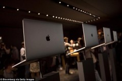 Tim Cook "đá đít" Steve Jobs ra khỏi Apple
