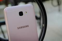 Vừa ra mắt, OPPO Neo 9s gặp đối thủ nặng ký Galaxy J5 Prime