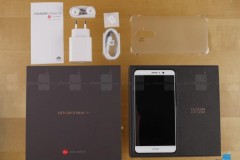 Xem video mở hộp chiếc smartphone Huawei Mate 9