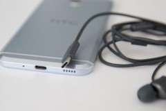 Xem video trên tay HTC Bolt: Smartphone chống nước