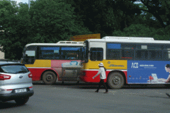 "Đánh" mạnh vào kinh tế để hạn chế phương tiện cá nhân