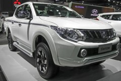 Mitsubishi Triton 2017 có giá 13.700 USD