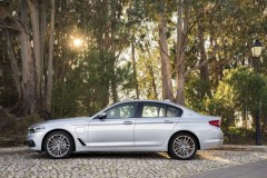 BMW 530e iPerformance plug-in hybrid 2018 sẽ đến tay khách hàng vào đầu năm tới