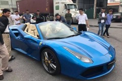 Ferrari 488 Spider với mui đóng mở điện, kiểu dáng thể thao vừa về Việt Nam