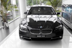 Đình chỉ một Cục trưởng hải quan vì cho nhập lô xe BMW giấy tờ giả