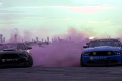 Ford Mustang thiết lập kỷ lục Drift tạo hình tại Ả Rập