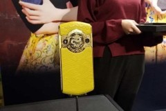 Di động camera trước 30 MP giá 3.000 USD từ Trung Quốc