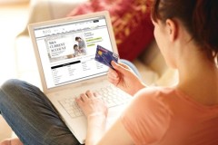 Gần 50% giao dịch trực tuyển thực hiện trên điện thoại thông minh
