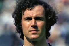 Hoàng đế bóng đá Franz Beckenbauer chính thức xuất hiện trong FIFA Online 3