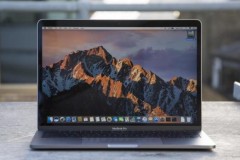 Apple đang làm việc với tạp chí Consumer Reports sau khi MacBook Pro 2016 bị nói "không đáng mua"