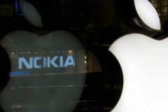 Apple trả đũa, dừng bán sản phẩm của Nokia sau khi bị kiện