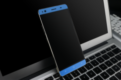 Bavapen B525: Smartphone màn hình cứng, thiết kế đẹp