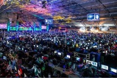 Choáng ngợp với độ khủng của quán net lớn nhất thế giới