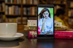 Chuyên gia selfie HTC Desire 826 Selfie giảm giá dịp Giáng sinh