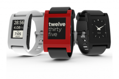 Fitbit mua lại Pebble, bước ngoặt mới của thị trường thiết bị đeo thông minh