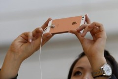 iPhone SE bất ngờ giảm giá mạnh thêm lần nữa