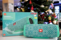 Khui hộp JBL Charge 3 Special Edition: Chiếc áo mới của Charge 3 trong ngày lễ giáng sinh