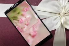 Lenovo Zuk Edge lại một lần nữa xuất hiện thực tế: Viền màn hình siêu mỏng
