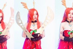 Nữ đối thủ nặng kí của MisThy hoá tướng Katarina dịp Giáng Sinh