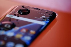 Samsung Galaxy S8 sẽ đi kèm với một màn hình AMOLED RGB và không có phím home