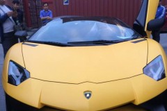Siêu bò Lamborghini Aventador SV Roadster hàng hiếm đầu tiên cập cảng Việt Nam