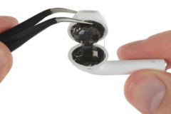 Tai nghe AirPods - Không thể sửa chữa, bo mạch “rẻ tiền”