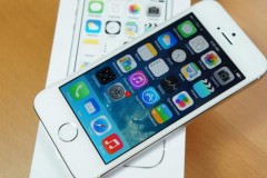 Tết Dương lịch, iPhone 5s tiếp tục được giảm giá sốc