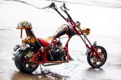 Xe 50 phân khối độ mini chopper cực độc của chủ nhân tuổi lục tuần tại Sài thành