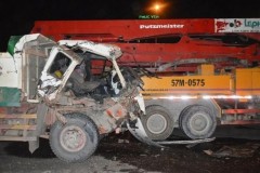 Xe ben phóng bạt mạng trong đêm gây tai nạn liên hoàn