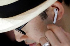 AirPods bán đắt như tôm tươi, Apple tăng đơn đặt hàng