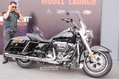 Ảnh chi tiết "hàng khủng" Harley-Davidson Street Glide & Road King động cơ hoàn toàn mới tại Hà Nội