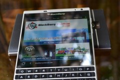 BlackBerry DTEK70 bàn phím QWERTY vật lý bước ra ánh sáng