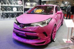 Cuộc đời sẽ màu Hồng khi lái chiếc Toyota C-HR PINK của Awesome Japan