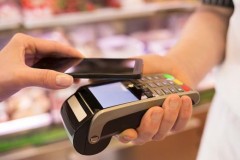 Đã có thể quét điện thoại để trả tiền ở quán cà phê lề đường