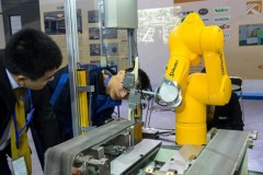 Foxconn lên kế hoạch thay thế người lao động bằng robot
