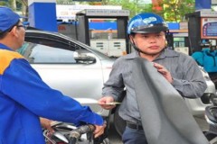 Giá xăng sắp tăng kỷ lục vì "cõng" thuế môi trường?